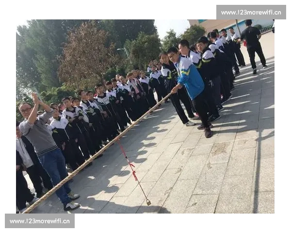 以抽签为中心揭示命运轮回与人生抉择的隐喻旅程在日常选择与夜空回响