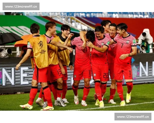 多队命运交织下的晋级形势解析与关键战局前瞻展望赛季末段 多队命运交织下的晋级形势解析与关键战局前瞻展望赛季末段