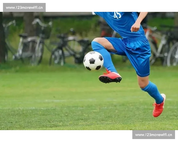 从赛场瞬间到战术博弈的体育赛事评论全景新视角深度解读胜负背后的情绪与逻辑